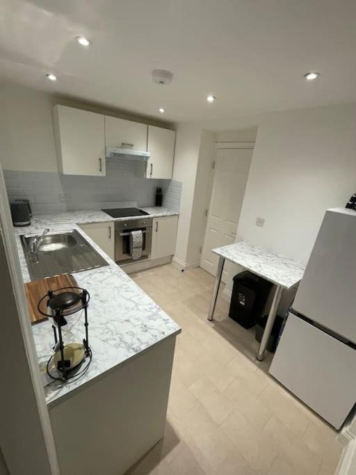 Lovely 1 Bedroom Apartment - Maida Vale 런던 외부 사진